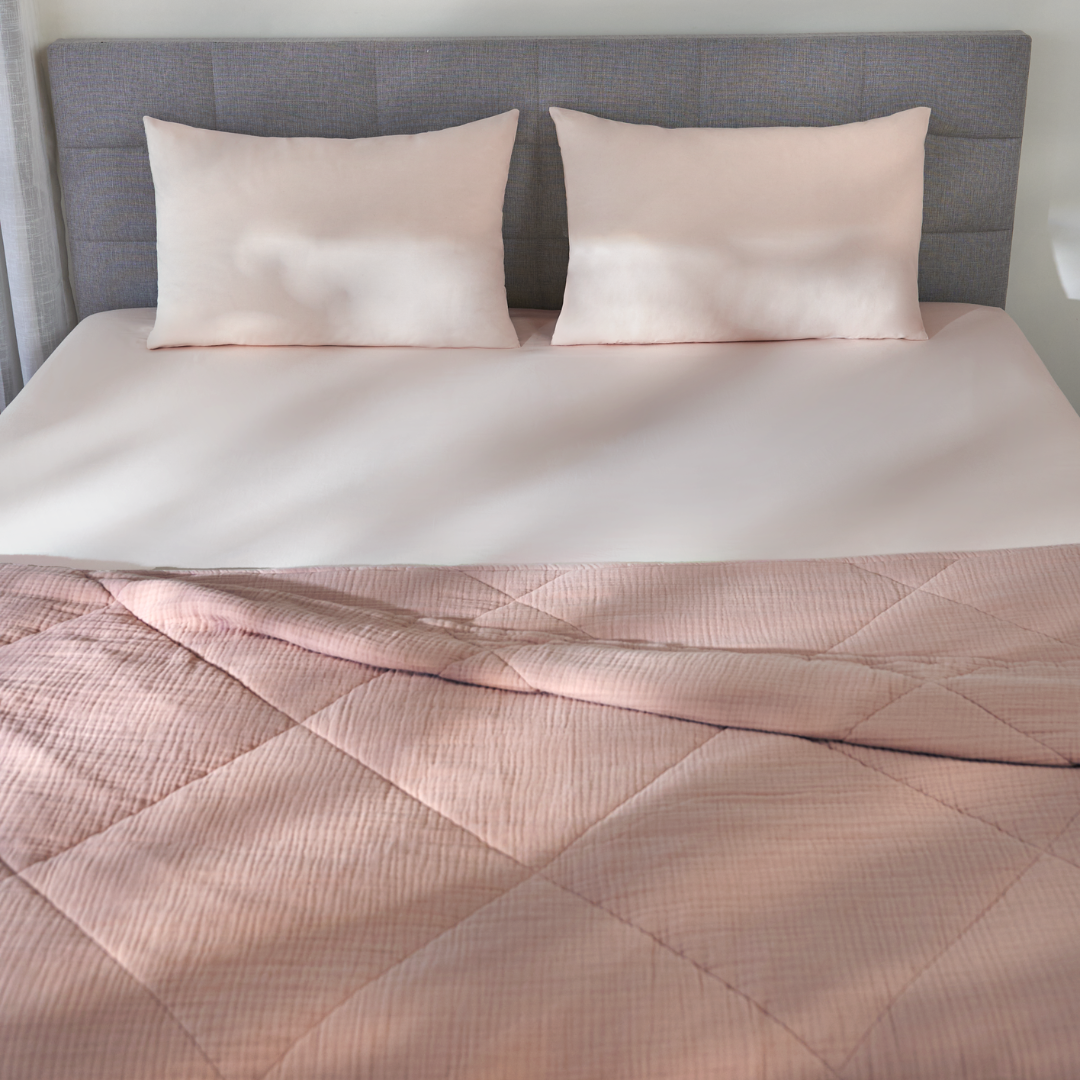 Bed In a Box - Pink Box : Heather Pink Quilt and Mild Pink Sheet Set