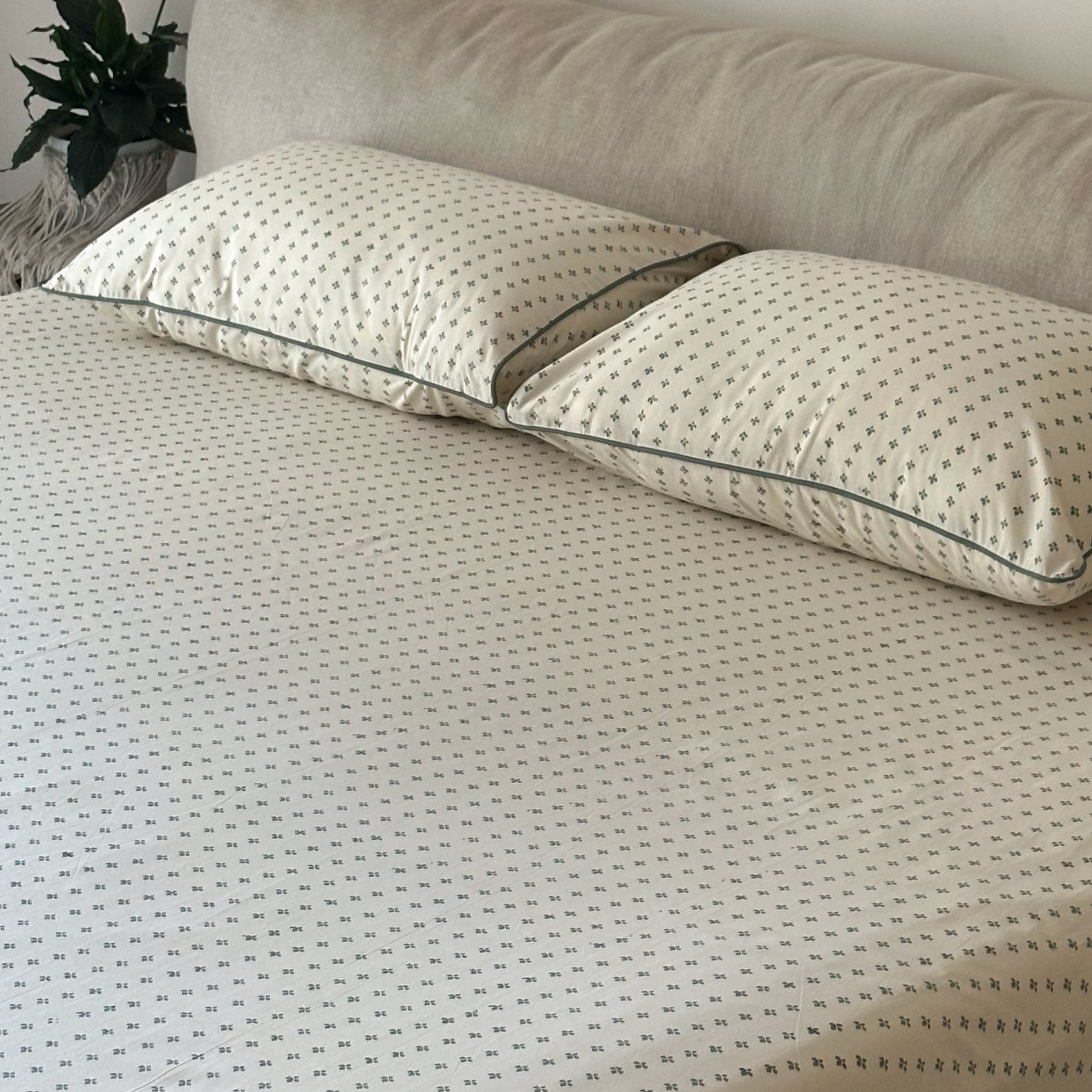 Teal Clover Block Printed Percale Bedsheet Set