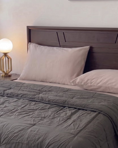 Coastline -  Loom Beige Percale Bedsheet & Aegean Blue Percale Quilt