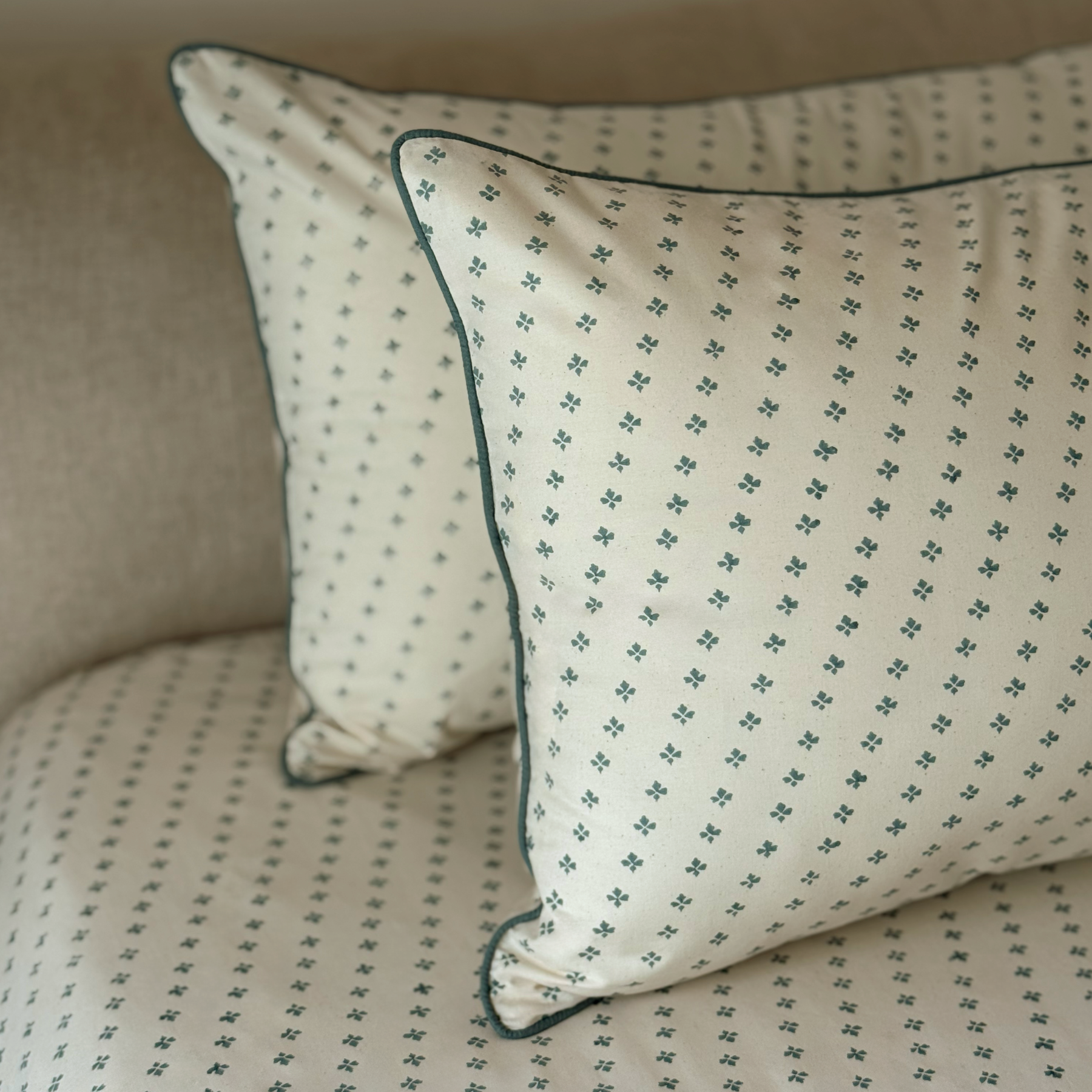 Teal Clover Block Printed Percale Bedsheet Set